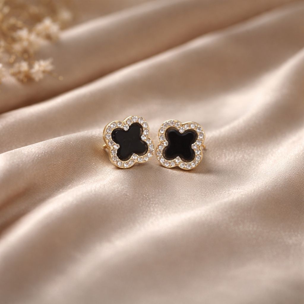 Small pearl Ear studs luxury  high