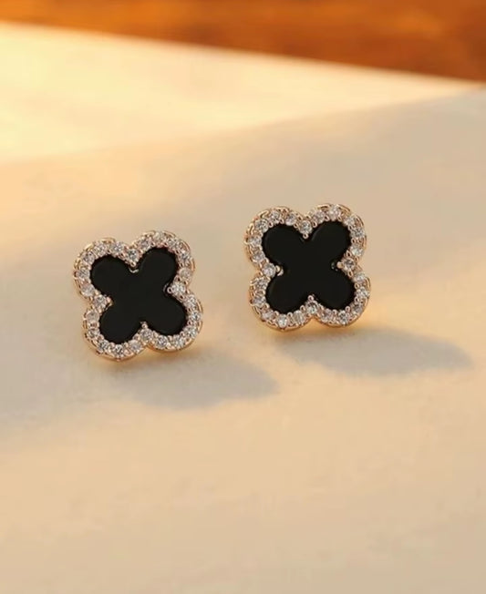 Small pearl Ear studs luxury  high